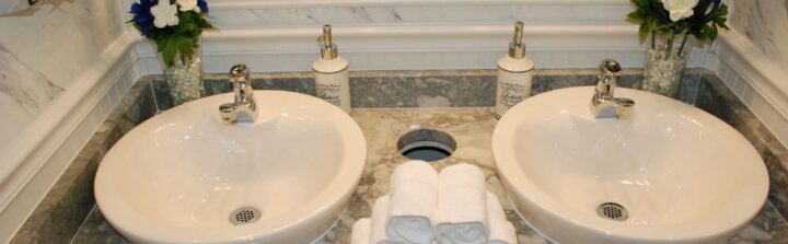 Rental bathrooms for weddings offer unsurpassed luxury.