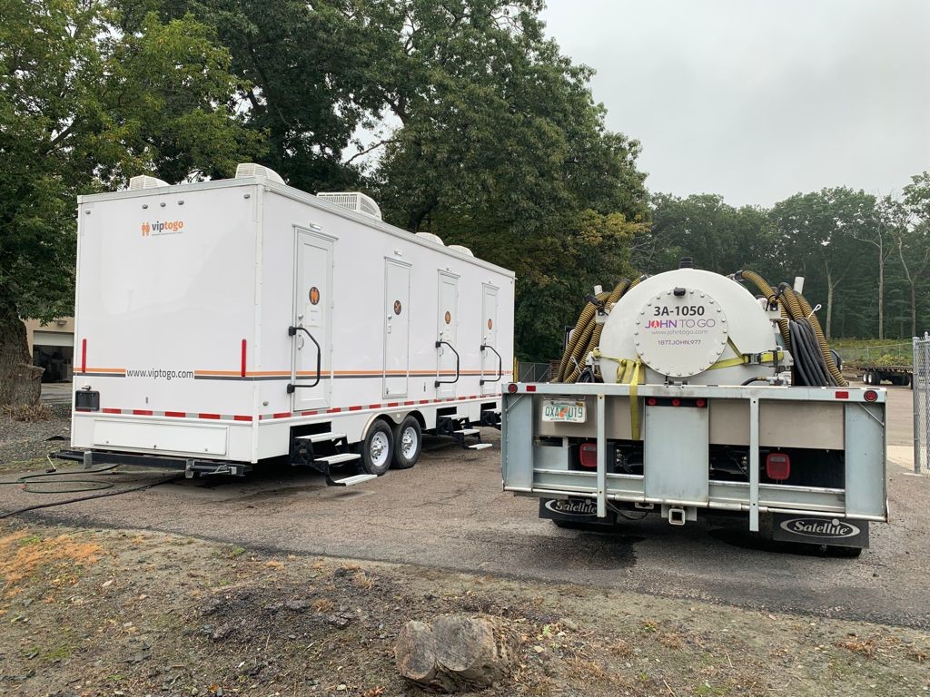 portable bathroom trailer rental