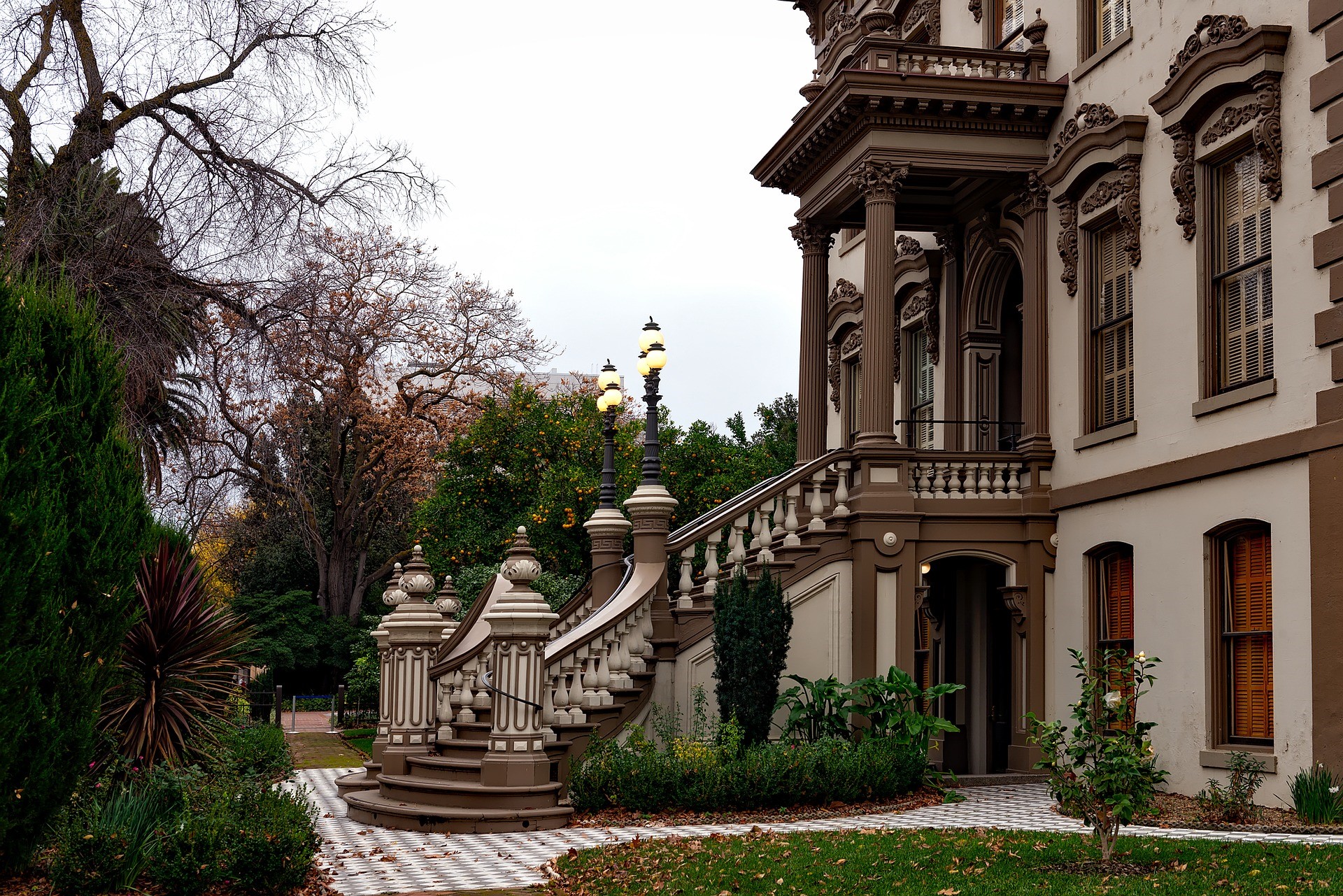 view of front of historic home