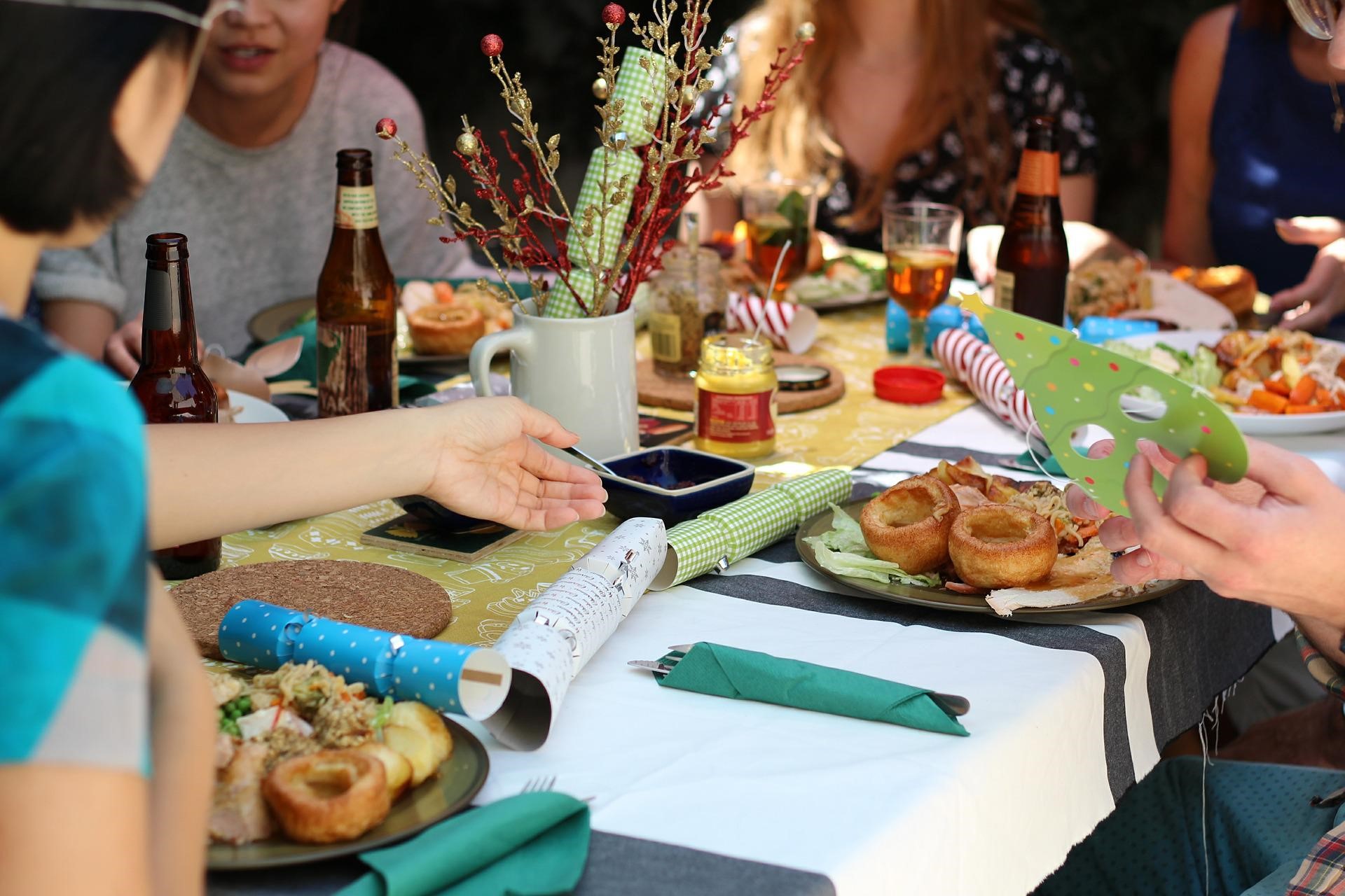 outdoor grad party table