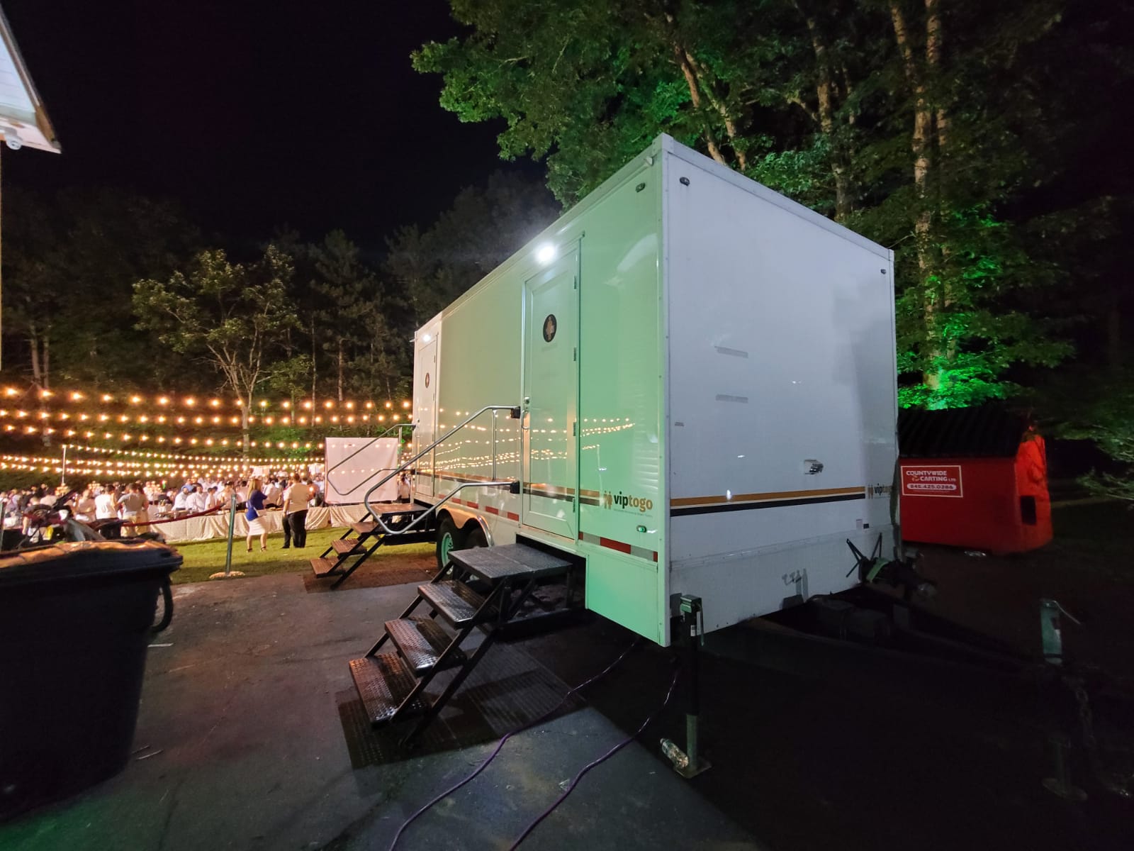 event restroom trailer for wedding