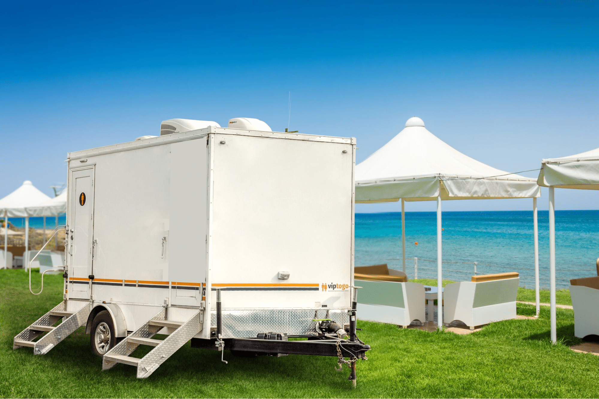 portable restroom rental for wedding